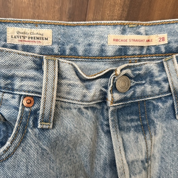 Levi’s Ribcage size 28 excellent condition! - Picture 4 of 5